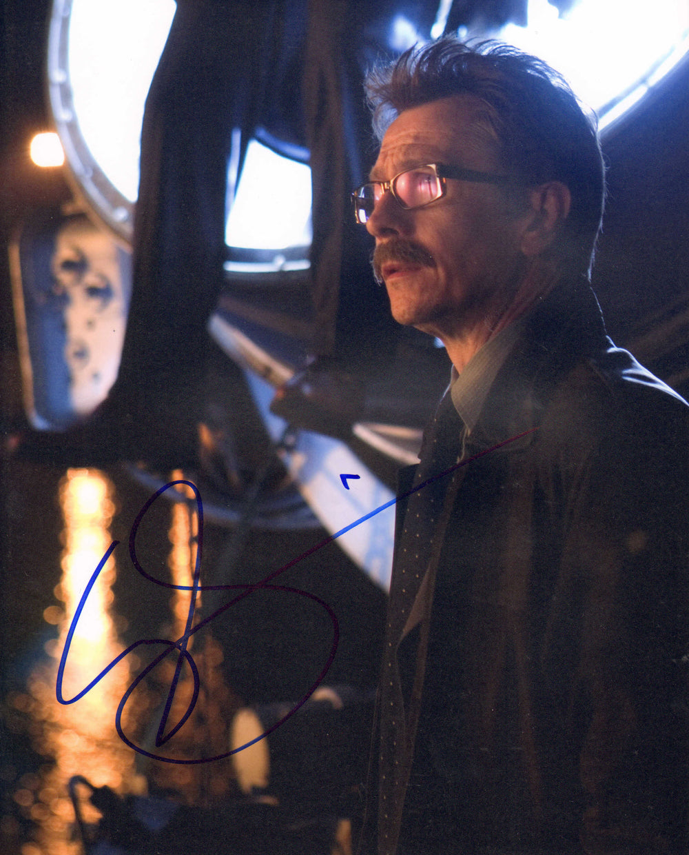 Gary Oldman as Comissioner James Gordon in The Dark Knight Signed 8x10 Photo