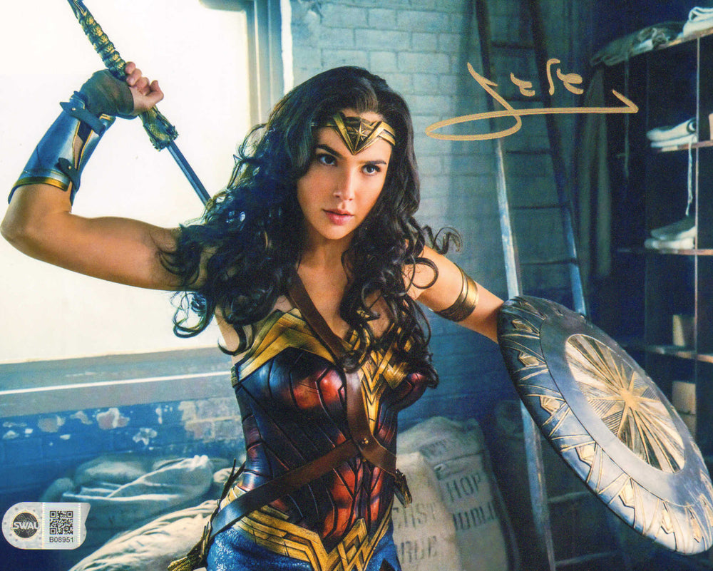Gal Gadot as Wonder Woman in Wonder Woman (SWAU) Signed 8x10 Photo