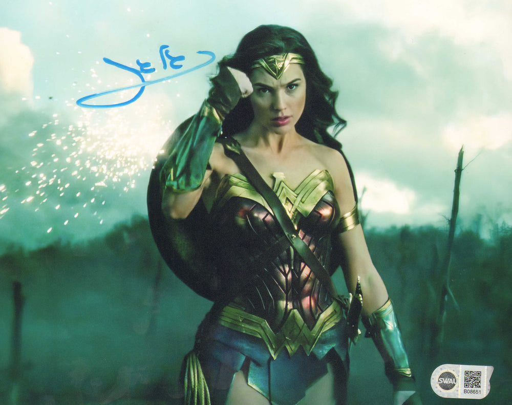 Gal Gadot as Wonder Woman in Wonder Woman (SWAU) Signed 8x10 Photo