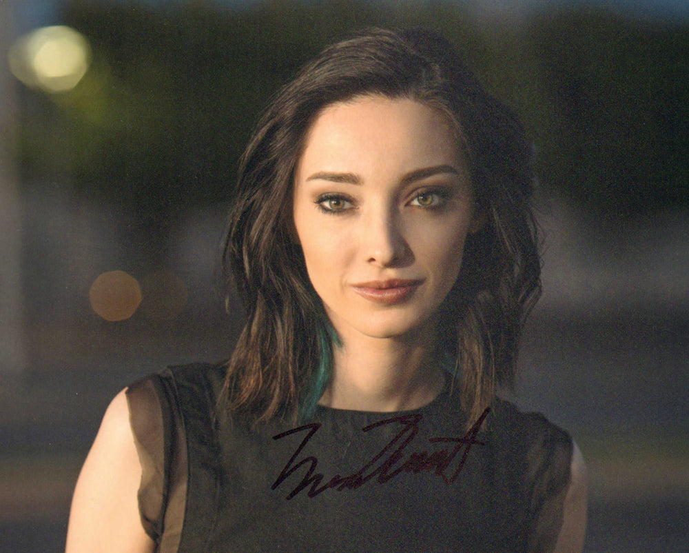 Emma Dumont from The Gifted & Oppenheimer Signed 8x10 Photo