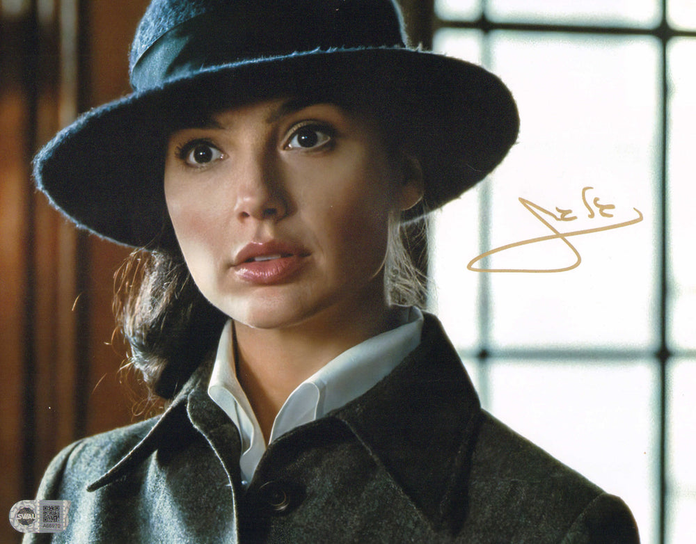 Gal Gadot as Diana Prince / Wonder Woman in Wonder Woman (SWAU) Signed 11x14 Photo