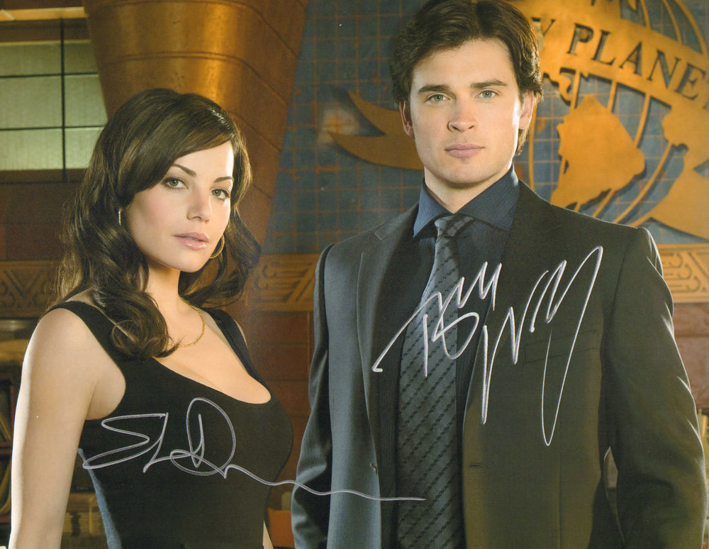 Tom Welling as Clark Kent & Erica Durance as Lois Lane in Smallville Signed 11x14 Photo