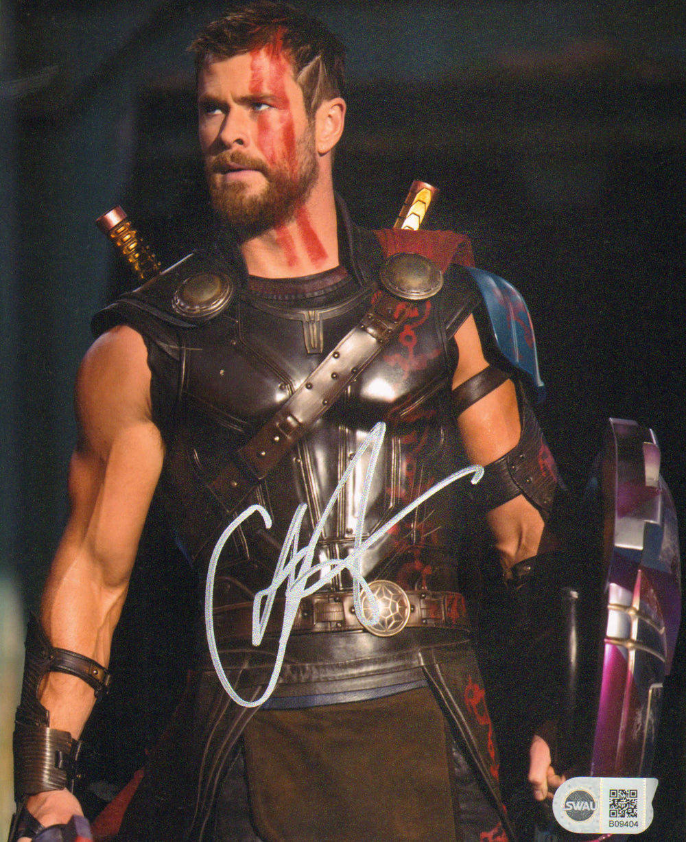 Chris Hemsworth as Thor in Thor: Ragnarok (SWAU) Signed 8x10 Photo