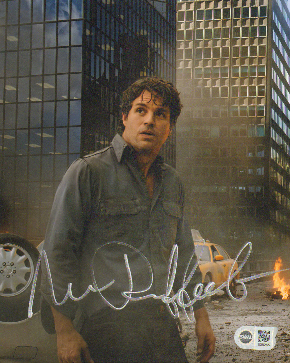 Mark Ruffalo as Bruce Banner / The Hulk in The Avengers (SWAU) Signed 8x10 Photo