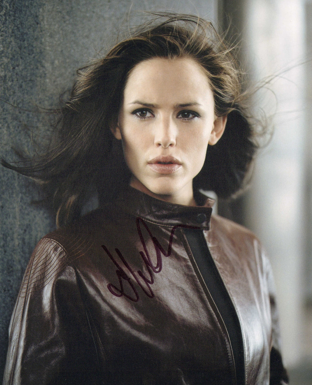 Jennifer Garner as Sydney Bristow in Alias Signed 8x10 Photo