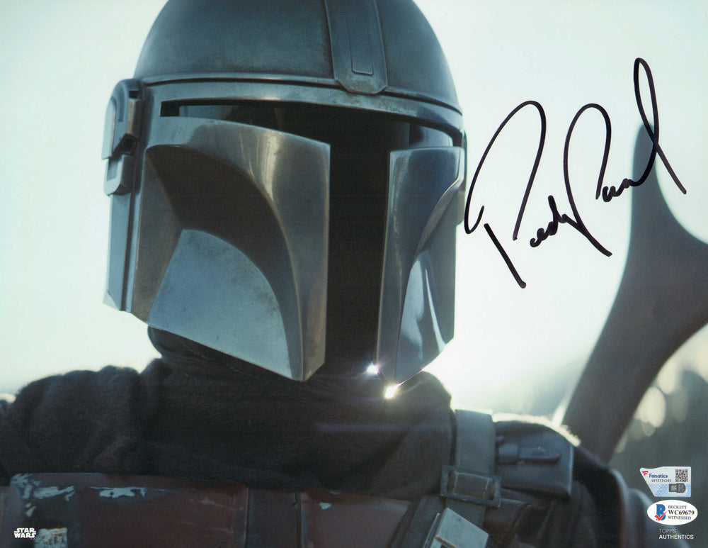 Pedro Pascal as the Mandalorian in Star Wars: The Mandalorian (Beckett / Fanatics) Signed 11x14 Photo