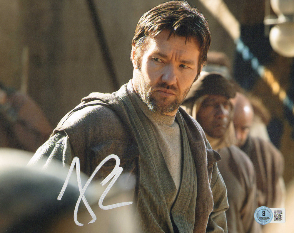 Joel Edgerton as Uncle Owen Lars in Star Wars: Obi-Wan Kenobi (Beckett) Signed 8x10 Photo