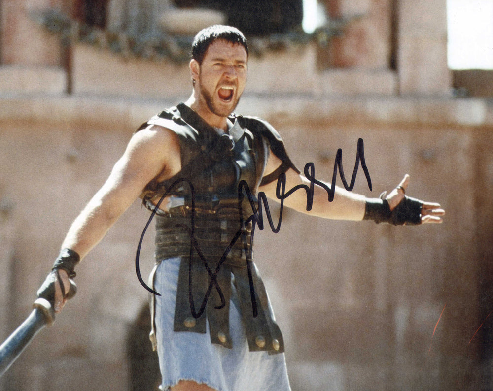 Russell Crowe as Maximus Decimus Meridius in Ridley Scott's Gladiator Signed 8x10 Photo