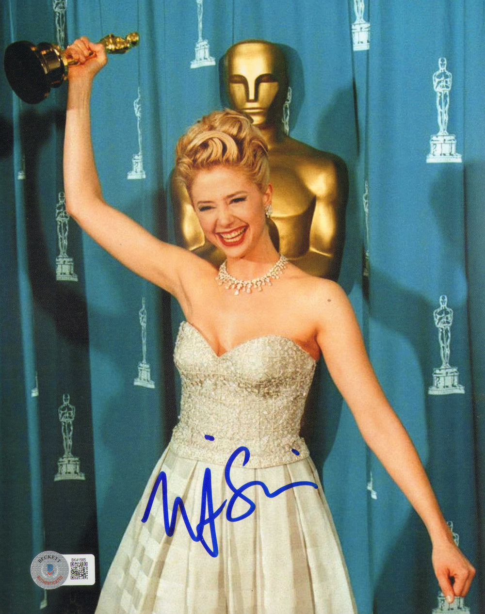 Mira Sorvino Winning Best Actress for Woody Allen's Mighty Aphrodite (Beckett) Signed 8x10 Photo