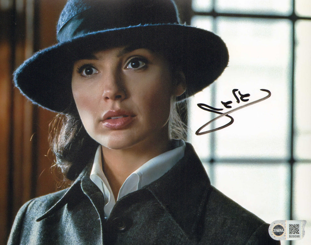 Gal Gadot as Diana Prince / Wonder Woman in Wonder Woman (SWAU) Signed 8x10 Photo