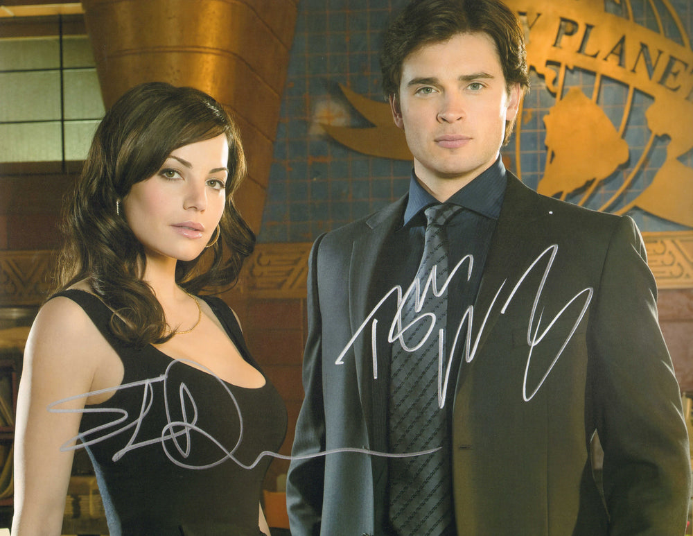 Tom Welling as Clark Kent & Erica Durance as Lois Lane in Smallville Signed 11x14 Photo