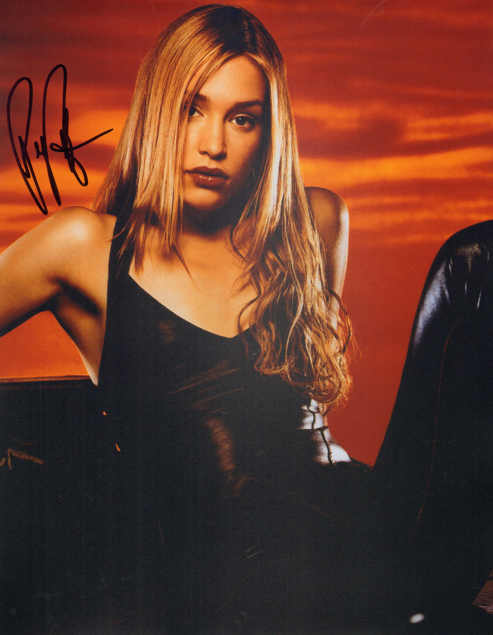 Piper Perabo as Violet Sanford in Coyote Ugly Signed 11x14 Photo