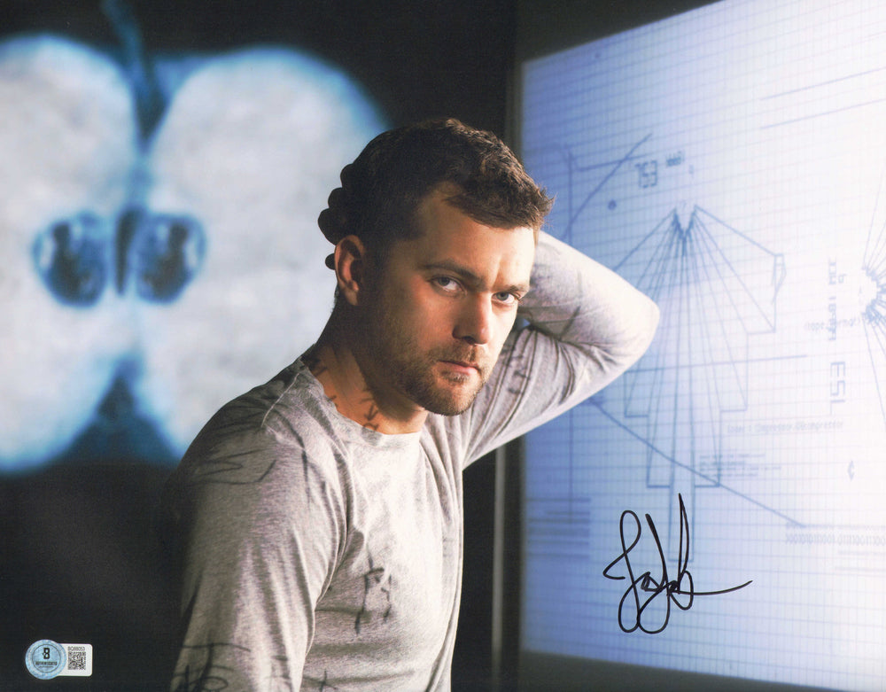 Joshua Jackson as Peter Bishop in Fringe (Beckett) Signed 11x14 Photo