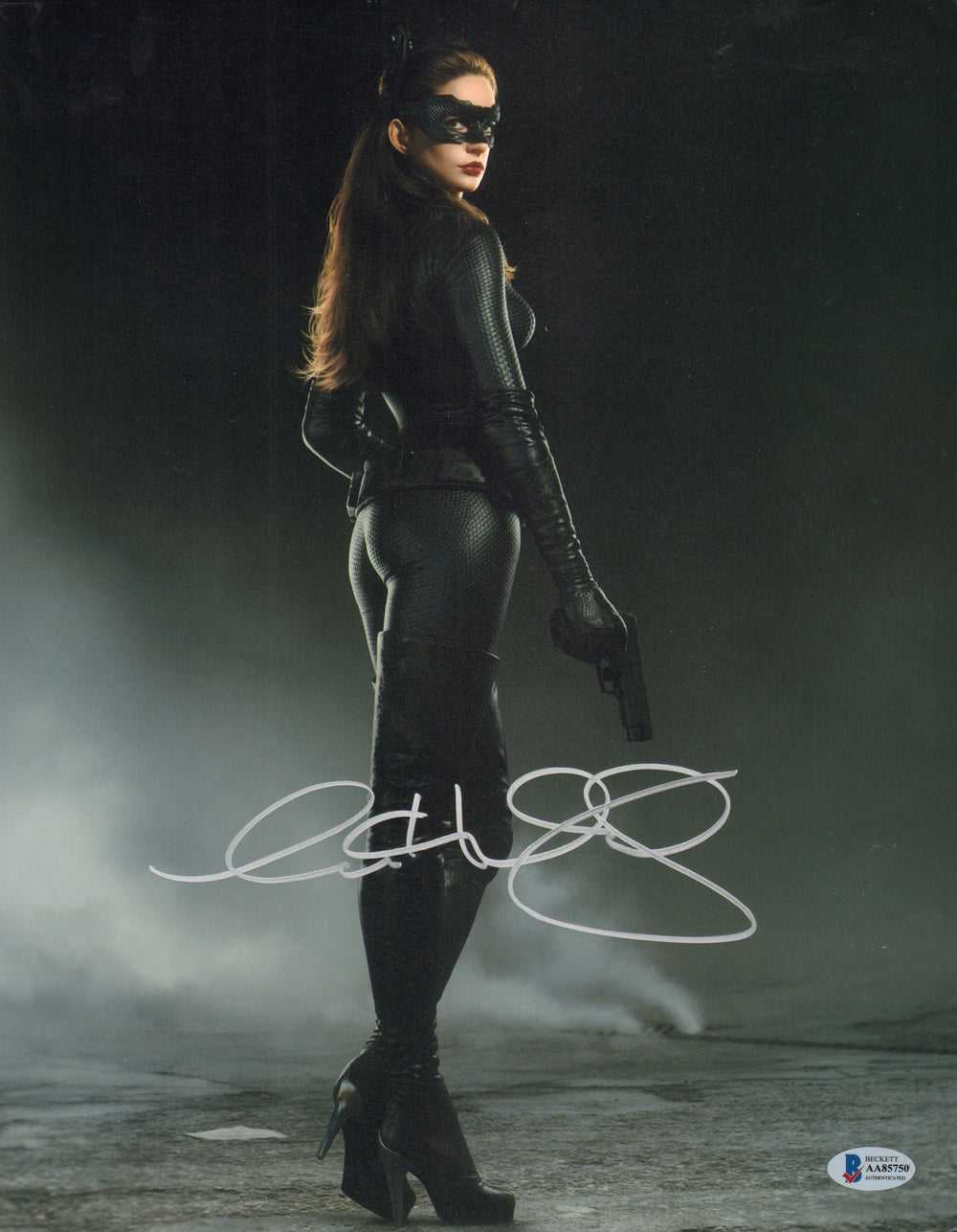 Anne Hathaway as Catwoman in The Dark Knight Rises (Beckett) Signed 11x14 Photo