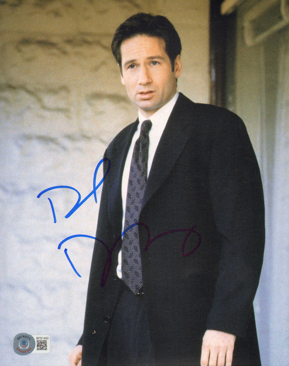David Duchovny as Agent Fox Mulder in The X-Files (Beckett) Signed 8x10 Photo