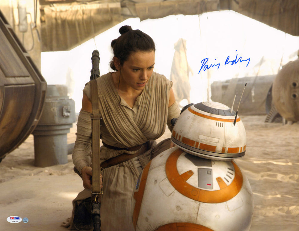 Daisy Ridley as Rey in Star Wars: The Force Awakens (PSA) Signed 16x20 Photo