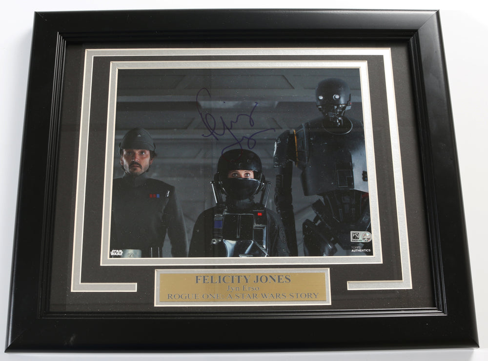 Felicity Jones as Jyn Erso in Rogue One: A Star Wars Story (Topps Star Wars Authentics) Framed Signed 8x10 Photo