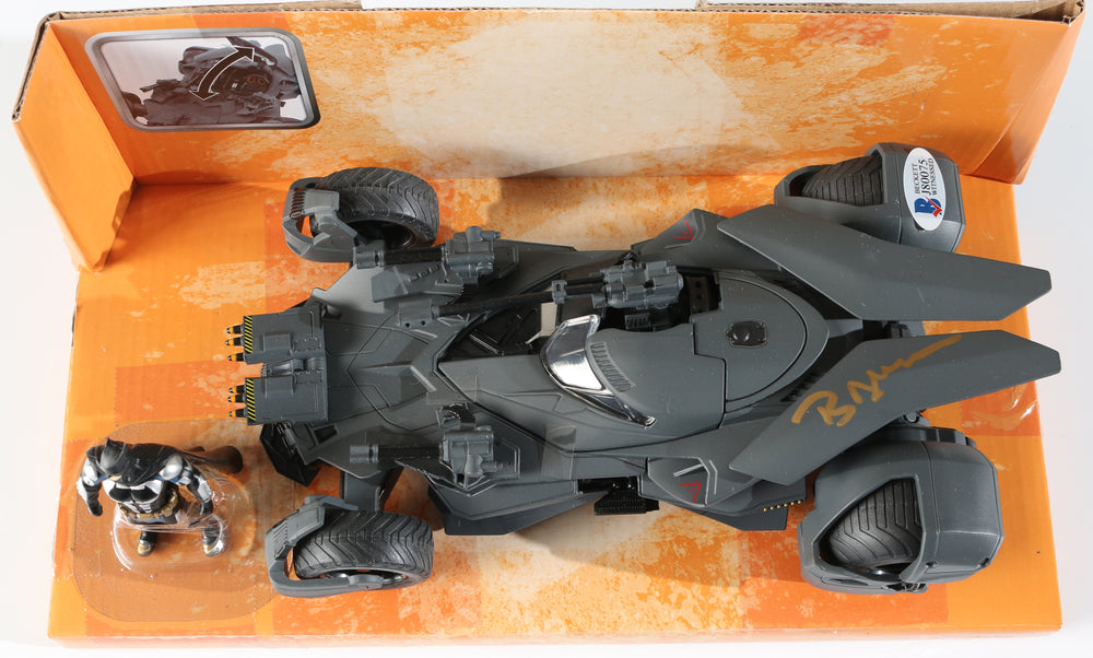Ben Affleck as Batman in Justice League (Beckett Witnessed) Signed 1:24 Batmobile with Batman Figure