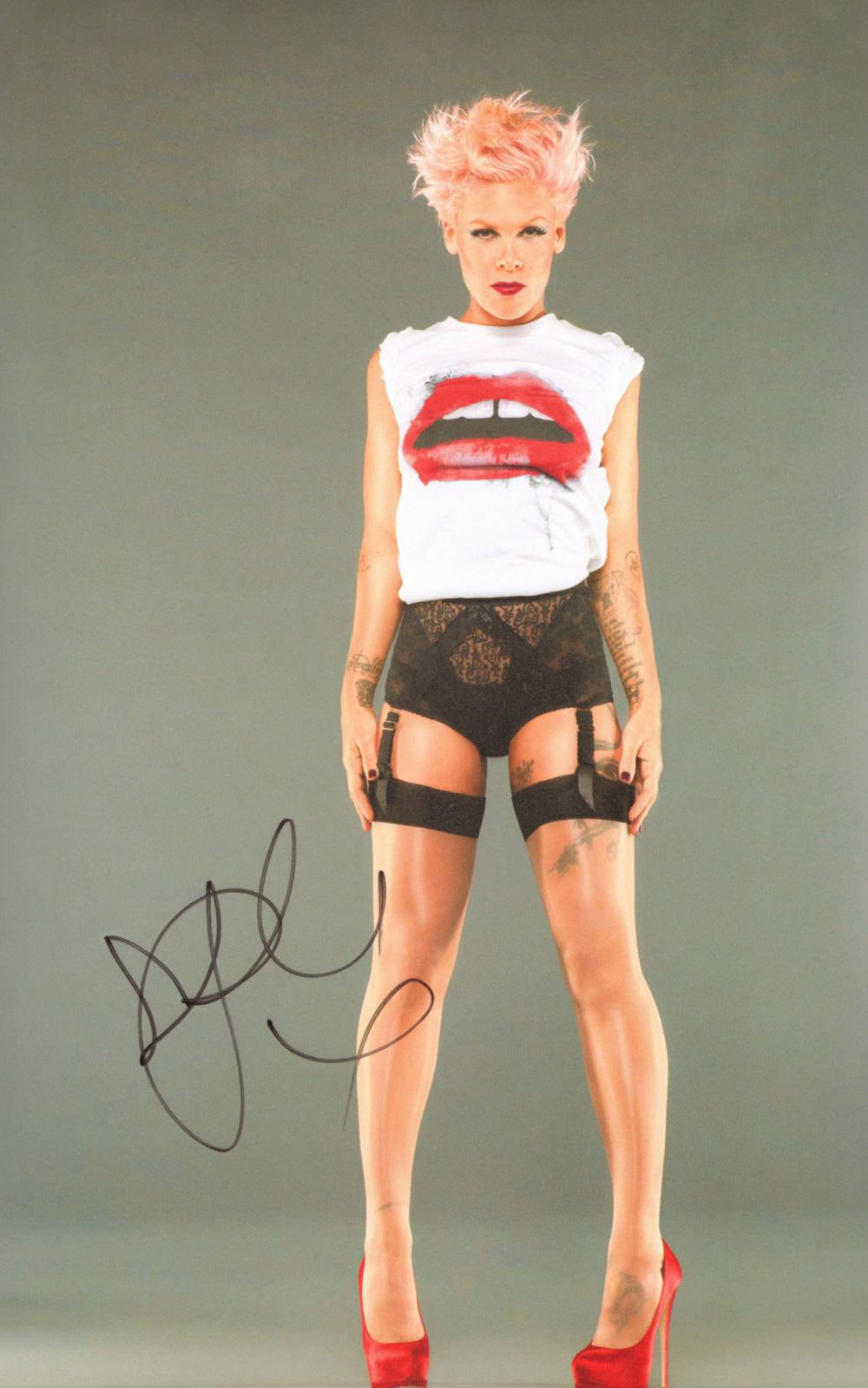 Pink [P!NK] Singer & Songwriter Signed 11x17 Photo
