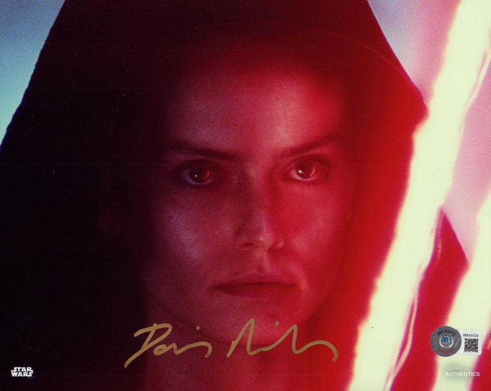 Daisy Ridley as Dark Side Rey in Star Wars: The Rise of Skywalker (Beckett Witnessed) Signed 8x10 Photo