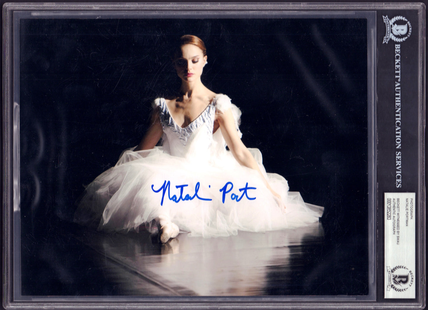 
                  
                    Natalie Portman Black Swan Star Wars Thor Signed 8x10 Photo in Beckett / SWAU Slab Case
                  
                
